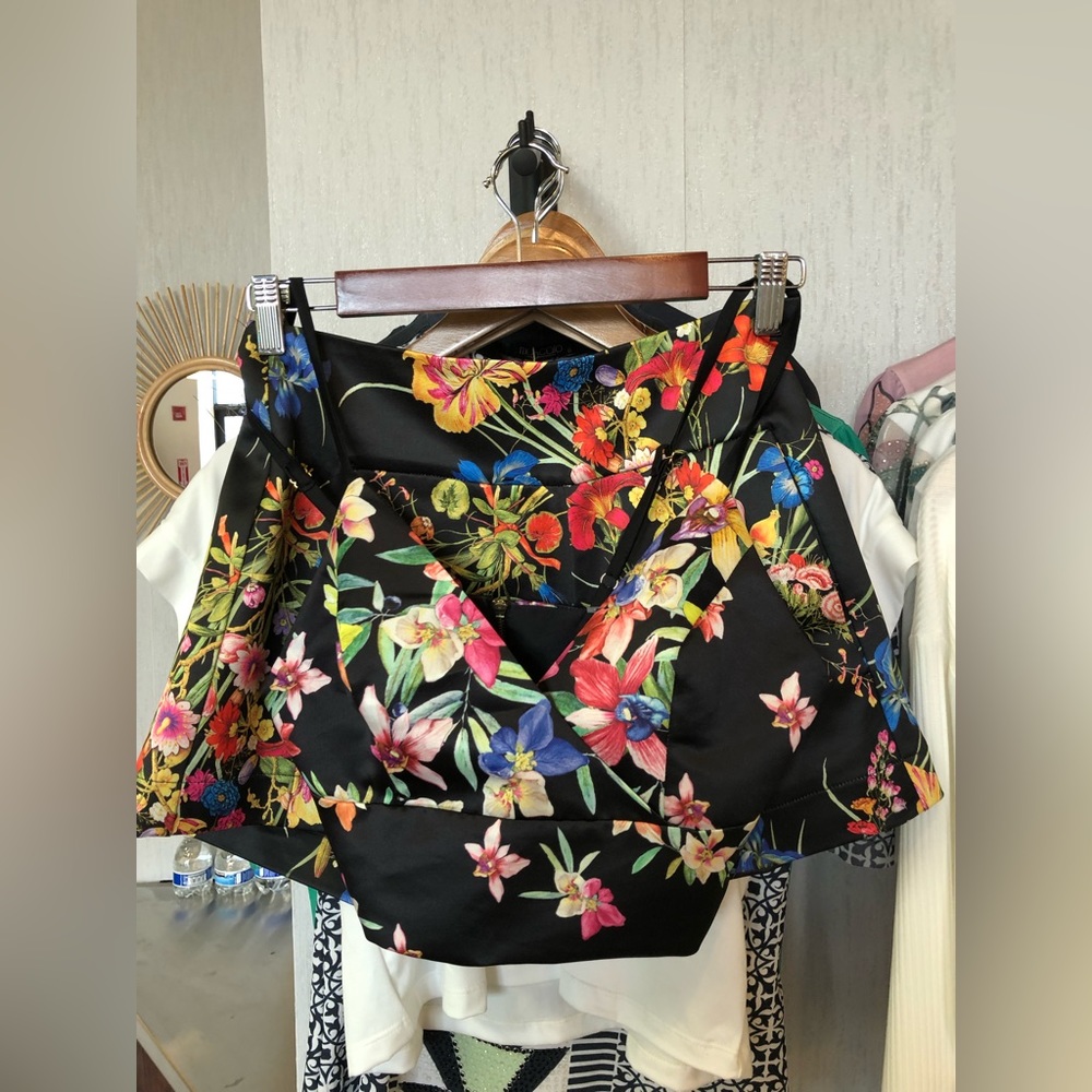 Printed outfit.